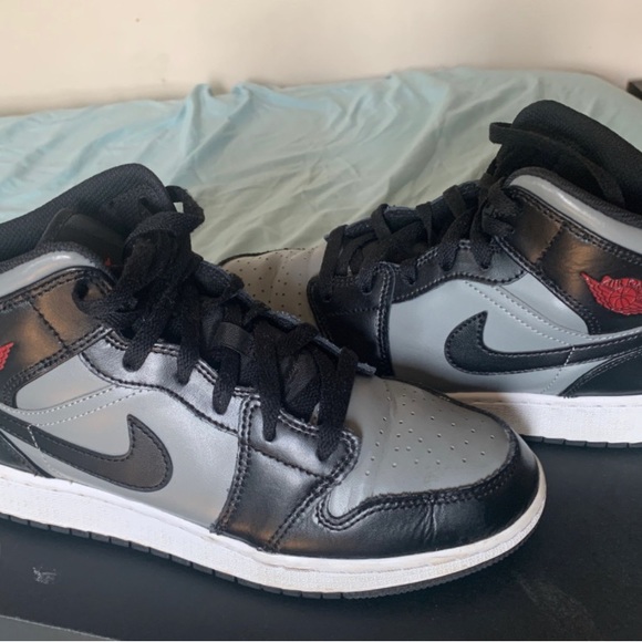AJ1 mid Shadow (GS) SZ 7 - Picture 6 of 7